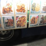 Blue Ocean Seafood & Steak - 料理も写真付きで貼り出してあるんで英語が余り得意でない方も気軽に利用出来ます。