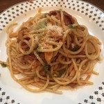 遊季亭 - ローストポークとキノコのトマトソーススパゲッティ。
      税込800円。
      美味し。