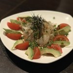 Hototogisu - トマトとアボカドのサラダ