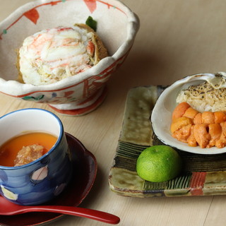 Savoring Seasonal Ingredients: Approximately 40 Types of Dishes and Snacks Available