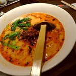 上海華龍 - 【2017.12.20(水)】本日のランチ②(担々麺＆豚肉の細切り炒め丼)900円の担々麺
