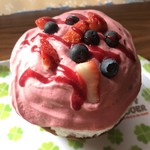 雪みるく - ラズベリーのエスプーマ&チョコソース 600円