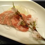 信長亭 - 初皿：近江牛刺身