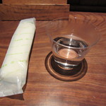 一保堂茶舗 喫茶室 嘉木 - 紙　おしぼり　＆　お口直しの白湯