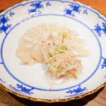 和庵 - 昆布〆河豚の焼き霜造り。