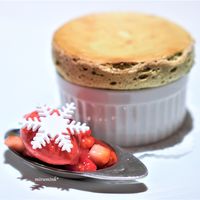 フランス料理 壺中天 - ピスタチオのスフレ