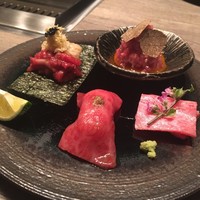 USHIGORO S. NISHIAZABU - ザブトンの炙り握りなどなど