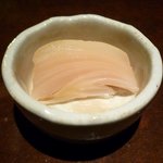 銀の雪 - タマネギの紫蘇漬け