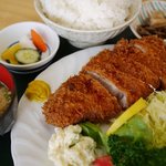 稲安 - トンカツ定食