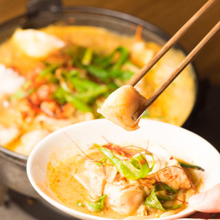 白味噌仕立ての豆乳もつ鍋 藁焼きかつをのたたきコース4500円 てつ鍋 カツを 枚方店 枚方市 鍋 その他 食べログ
