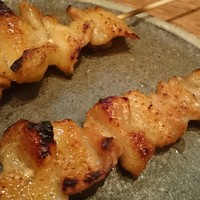 鶏一途 - 皮　手前：雄　後ろ：雌