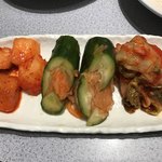 京城 - キムチ盛り合わせ