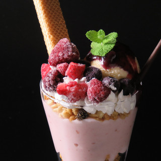 パフェとカクテル BAR TRANSIT_2