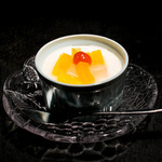 焼肉釜山 - 自家製杏仁豆腐