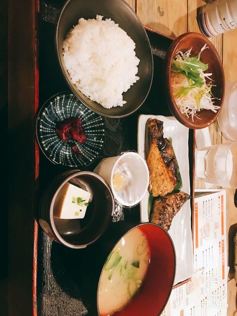 閉店 東池袋びっくりガードのひもの屋 池袋 居酒屋 食べログ