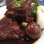 ラ ポルトルージュ - 牛バラ肉の赤ワイン煮込み