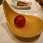 シェフズ ライブ キッチン - 八幡農園のオレンジトマトの雪っ子味噌漬け