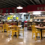 Two Chicks - 店内♪