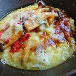 ピエール プレシウーズ - 濃厚なオマール海老のビスクを絡めた茸と香草のリゾット