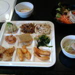 旬彩バイキング しゃぶてらす こすも - うどんだしの代わりに豆乳鍋をかけてみた