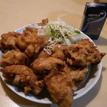 台湾料理 百味鮮 - 鶏肉の唐揚げと、ロングのタバコの箱との比較☆