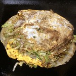 みつ蜂お好み焼 - ソースのかかってない状態で提供されます