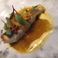 レストラン リューズ - 魚料理(スズキ、ブイヤベースソース)