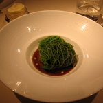 フォアグラのキャベツ包みトリュフの香るソース