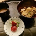 松茸ご飯 味噌汁 ひょうたんのしば漬け