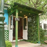 ラ・ブラスリー - (4)お店の入り口です。