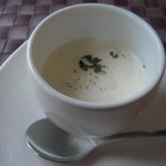 パスタランチ　じゃがいもの冷製スープ