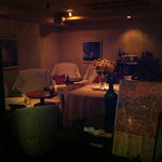 北野スキャンダル - 店内は優しく落ち着いた明るさ