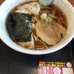 みどり湖パーキングエリア（下り） フードコート - ワンタンラーメン ¥700- (2017.12.21)