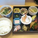 和食すし処番野 - 日替わり定食（コーヒー付：800円）