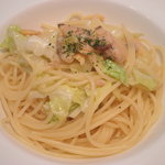 エノテカ・オルモ・デル・カウカソ - あさりと春キャベツの塩パスタ