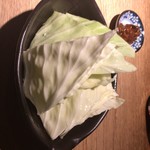 Momoyaki Kawamura - 突き出しのキャベツ