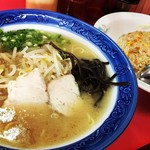 花ちゃん - ラーメンと焼飯のセット