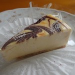 いづみや - 「マーブルチーズケーキ」290円