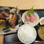 Sengyo Oroshi Kouri Uoka - 煮魚定食