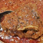 限定カレー（骨付きマトンカラヒ）