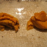 一心鮨 光洋 - 雲丹　左鹿児島　右北海道