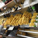 天ぷら類も山盛りだ！