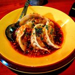 紫蘇の香り満載水餃子。ちょっとピリカラすーぷに泳いでます。