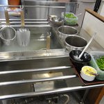 手打うどん 三徳 - 自分でうどん湯がけます