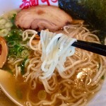 拉麺専門店　麺や - 麺持ち上げ