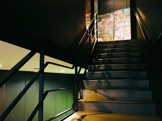 BOQUERIA - 階段を登ると黒板が見えてきます