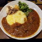 SPICY CURRY 魯珈 - 骨付きマトンカラヒのライス大盛＋るうろう煮玉子