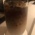 銀座メゾン アンリ・シャルパンティエ - アイスカフェオレ、飲みやすい、美味しいカフェオレ！
      高いですが、大きめ、飲みごたえあり！