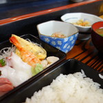 鈴広寿司 - 料理写真:ランチ（￥900税込み）しゃりは勿論酢めし