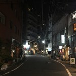 ル　ビストロ - こんな通りの二階にお店はあります。